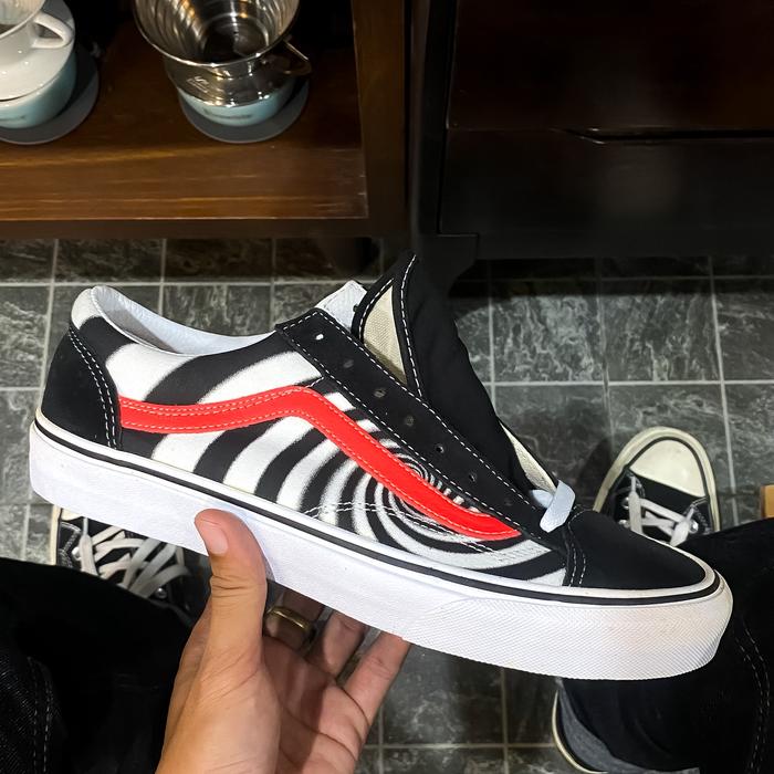 VANS STYLE 36 SWIRL BLACK FIERY CORAL BNIB 100% ORIGINAL PT.NAVYA RETAIL INDONESIA.