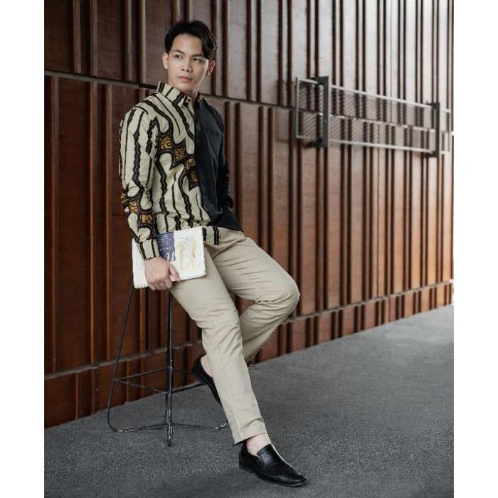 Kemeja Batik Pria NUC.ID Arya 03 (Hitam-Cream)