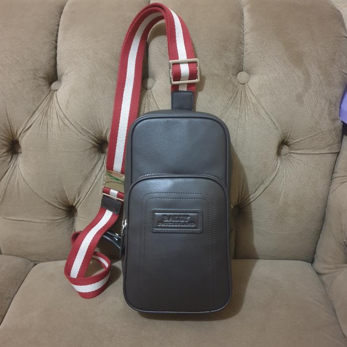 mulus .authentic tas selempang .body bag bally