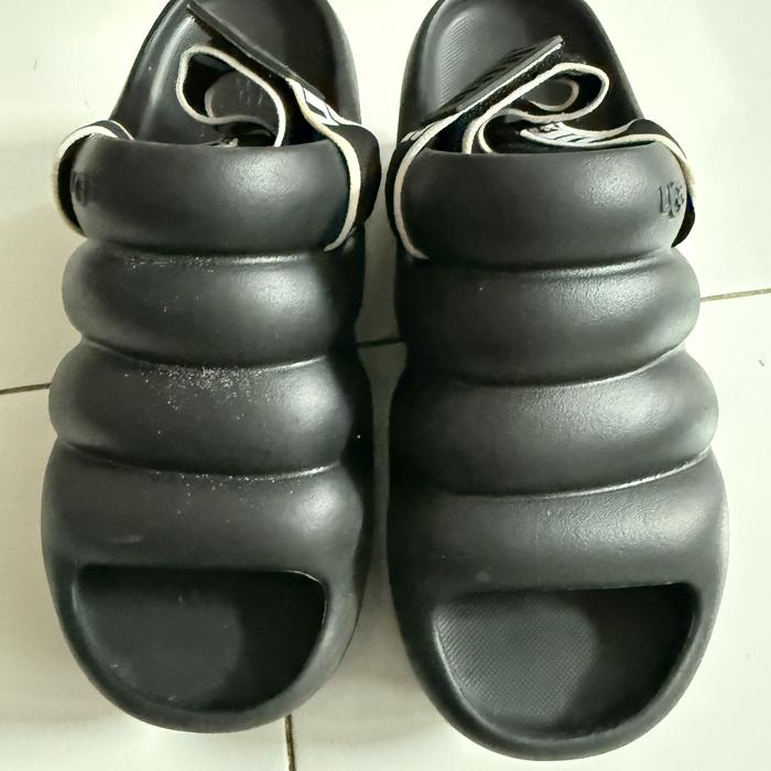 Preloved Sandal karet Ugg asli