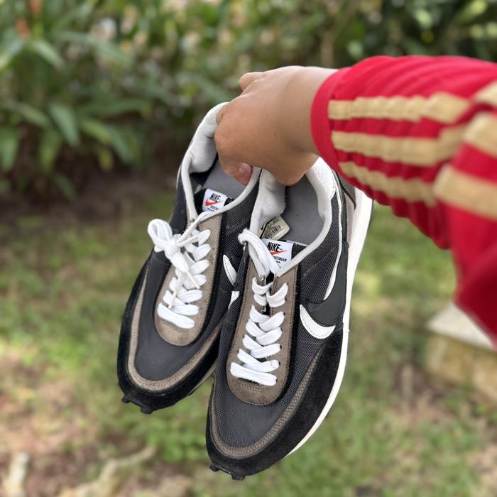 Sepatu nike sacai preloved