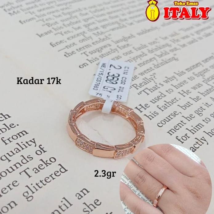 Cincin emas tua variasi setengah permata