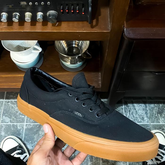 VANS ERA BLACK GUM BNIB 100% ORIGINAL PT.NAVYA RETAIL INDONESIA.