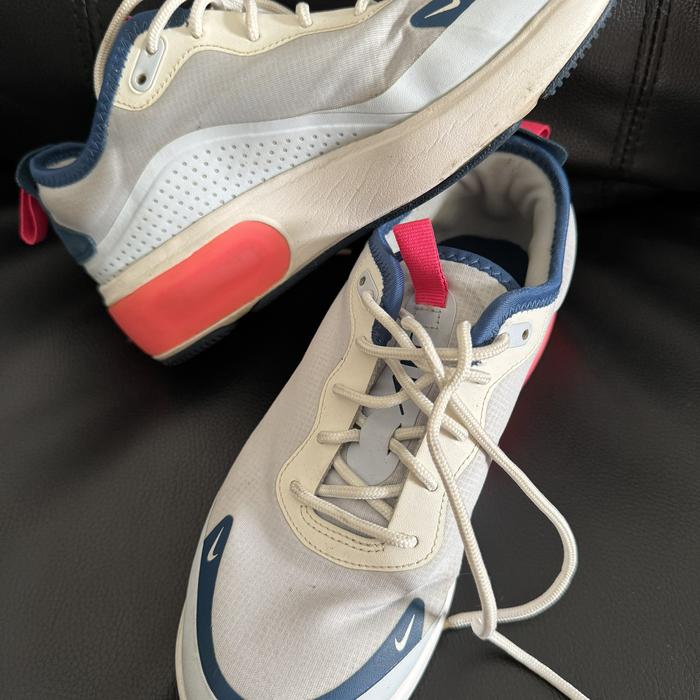 Sepatu Nike Air Max Dia ORI (preloved no box)