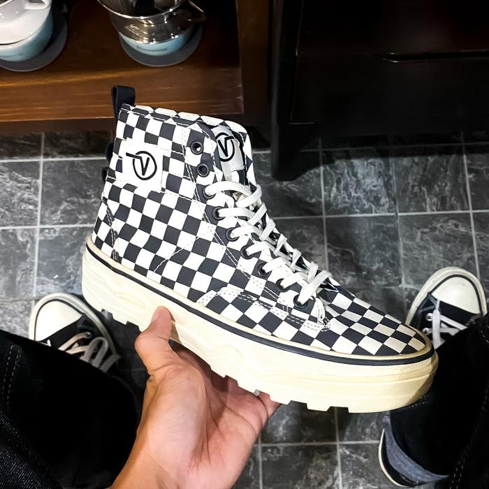 VANS SENTRY WC CHECKERBOARD MARSHMELLO BNIB 100% ORIGINAL PT.NAVYA RETAIL INDONESIA.