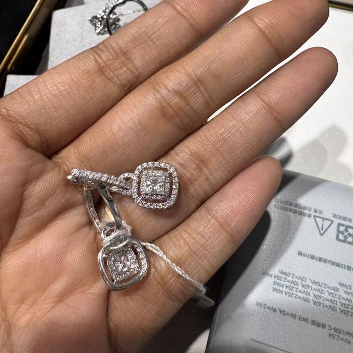 anting diamond emas 18 karat