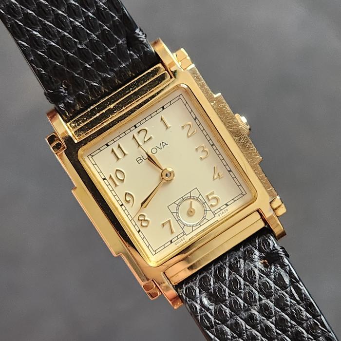 Jam tangan Tank Bulova Vintage very good condition