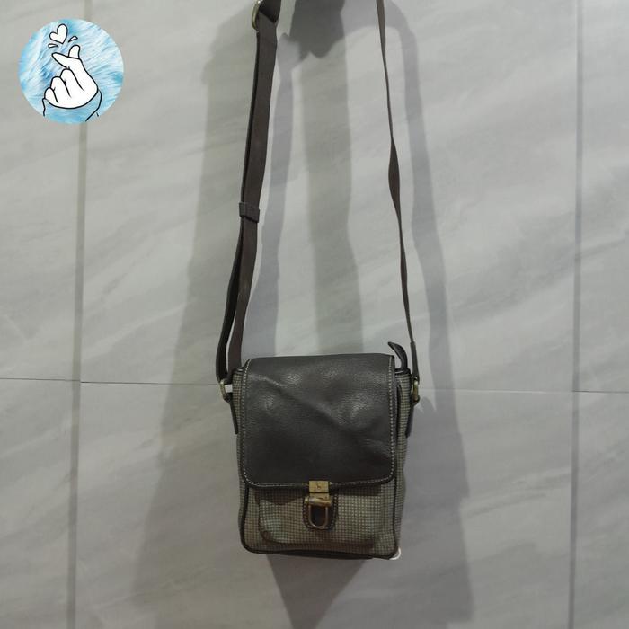 Preloved Sling Bag man kulit Hazzys