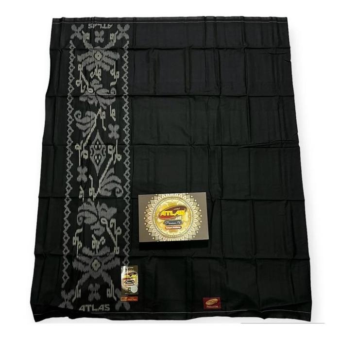 Sarung Atlas Premium Tumpal Kembang Hitam Polos