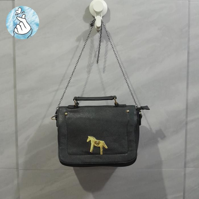 Preloved sling bag classic ala Lapalette