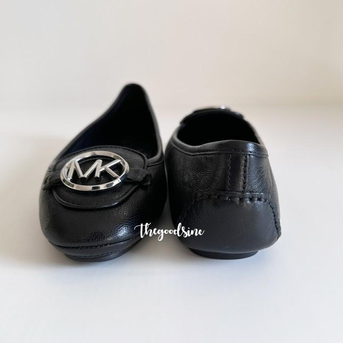 Mk Lillie Moc Leather Black / Sepatu Wanita Flat Shoes