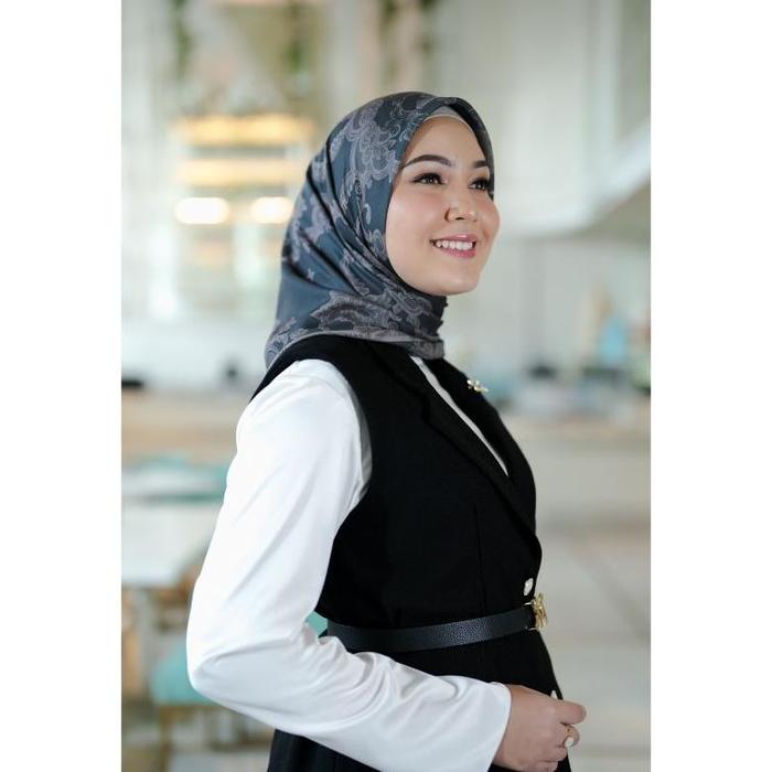 Tergacor Wearing Klamby Pandai Sikek Series Scarf - Gallarang Hijab Terbaik