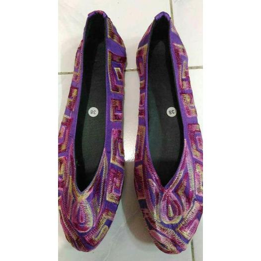 (Ezzy) Sepatu Bordir Bali Kualitas Aman Terpecaya Mantap