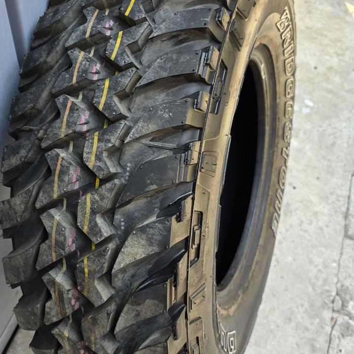Ban Bridgestone R15 30 / 9.5