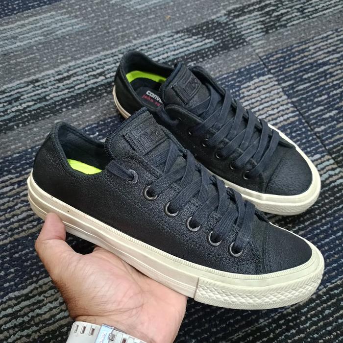 Sepatu Converse x John Varvatos