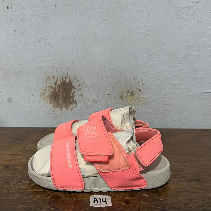 Sendal second ori New balance caravan size 27