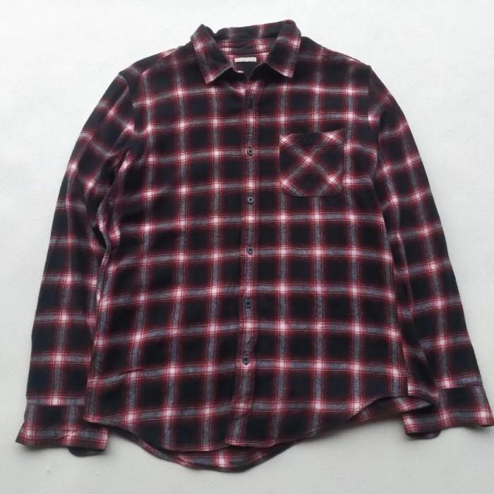 kemeja vetarano flannel GU Global uniqlo original not gap stussy carhartt