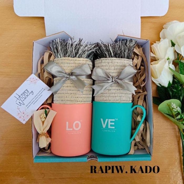Hampers Sajadah Turki Couple Mix Gelas Love | Kado Pernikahan Sajadah Mix Gelas | Hampers Wedding