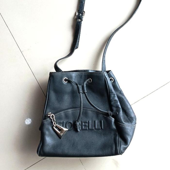 Tas Bucket Shoulder Drawstring Bag Genuine Ori Fiorelli hitam