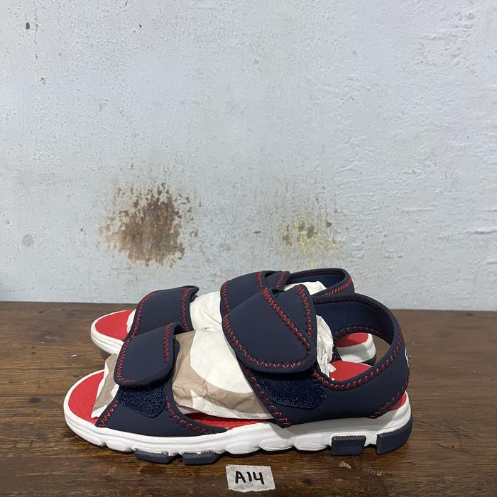 Sendal second ori Reebok size 31,5