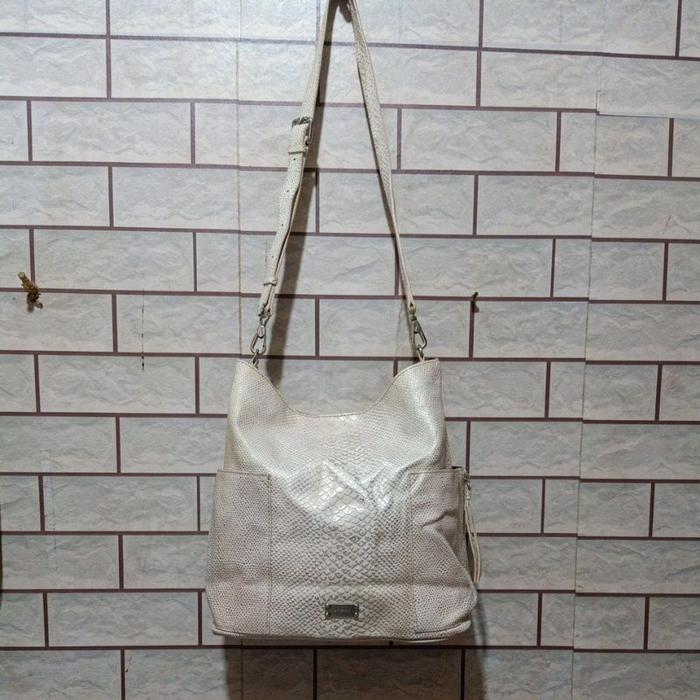 Tas Sling Kulit Asli BREAL (Harga NETT) /Tas Shoulder Kulit Asli Warna Putih Tulang Embos Sisik / Ta