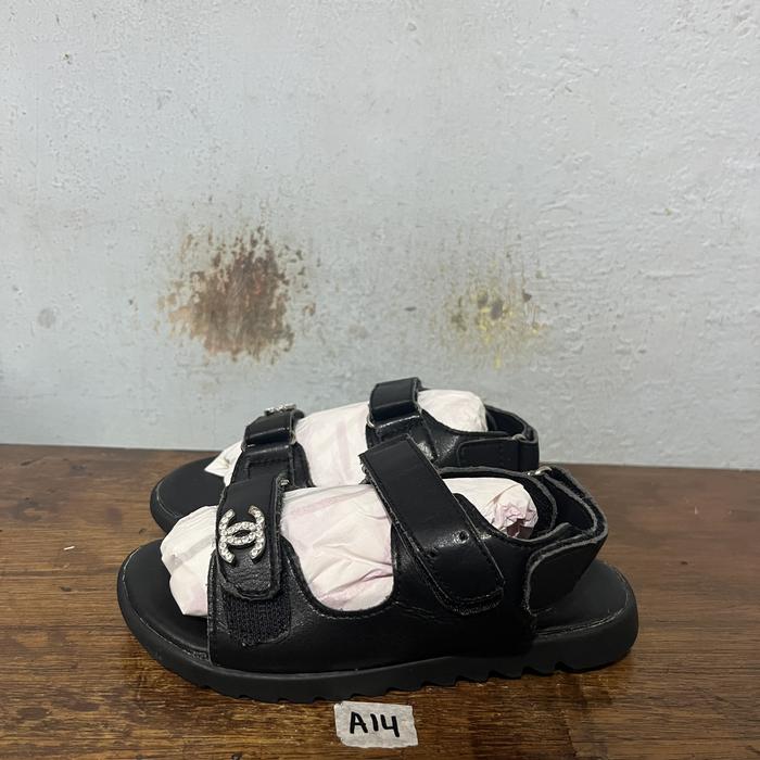 Sendal second ori Chanel size 28