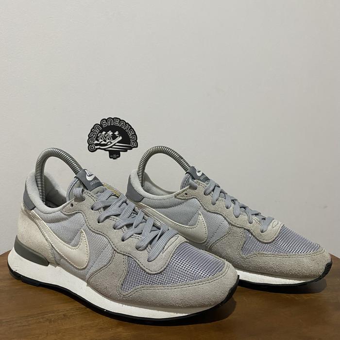 Nike Internationalist Grey White