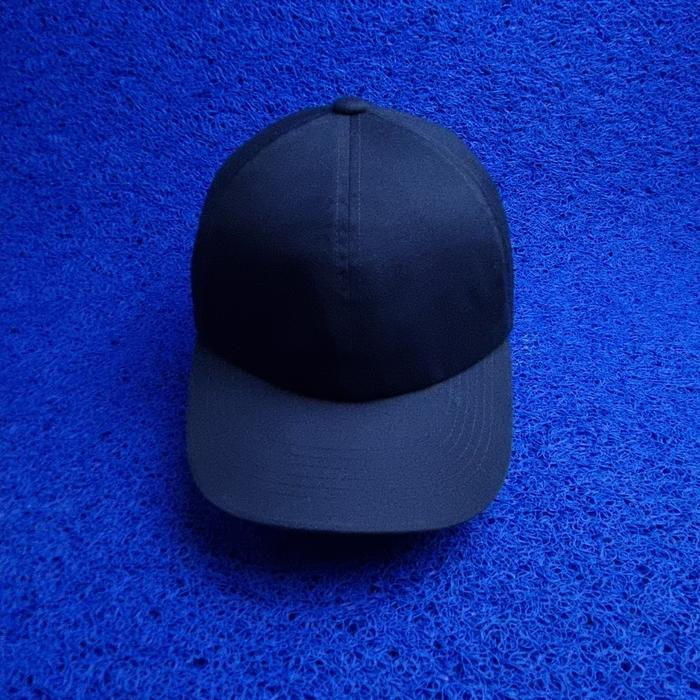 topi uniqlo dark navy tebal second original