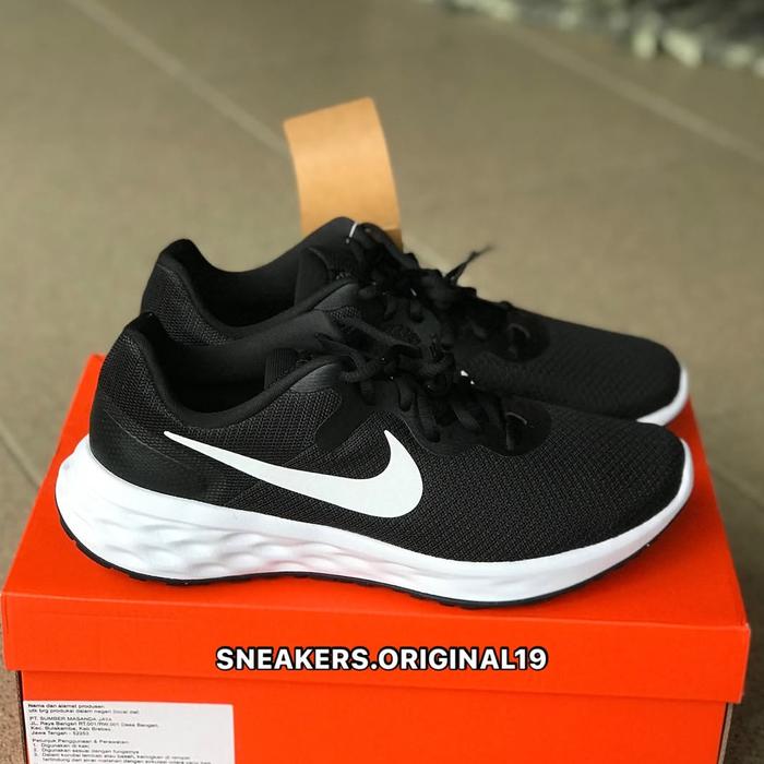 Nike Revolution 6 Black White