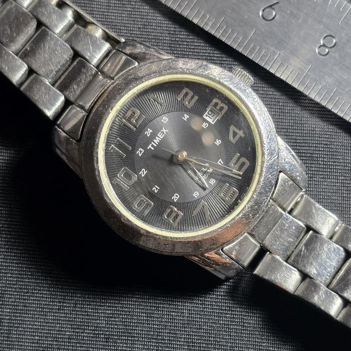 Jam Timex Indiglo Black Dial Bekas