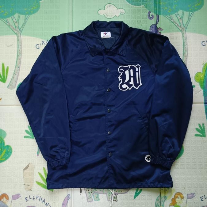 descente coach jacket not dickies