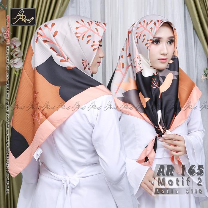 Hijab Arrafi AR 165 Motif 2 Bahan Satin Silk
