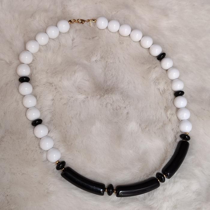Vintage Kalung Monet Black & White Necklace