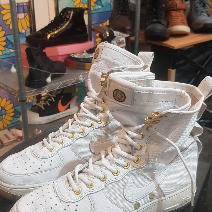 nike AF1 boot high edisi new years tapak bening. upc tembus