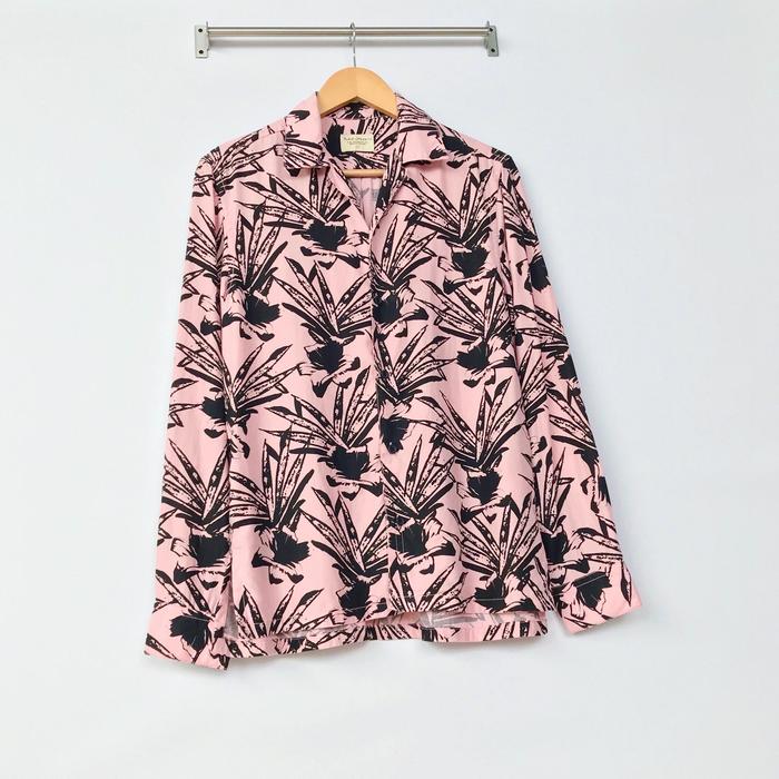 NUDIE JEANS Vidar Hawaii Shirt Kemeja Open Collar Casual Lengan Panjang Pink Motif
