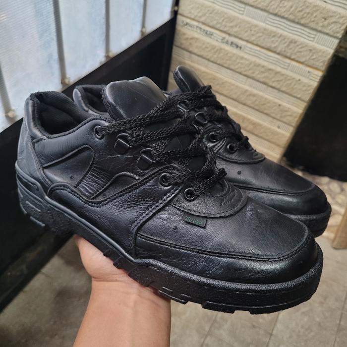 Thorogood Code 3 Enforcers black leather shoes. Size 8