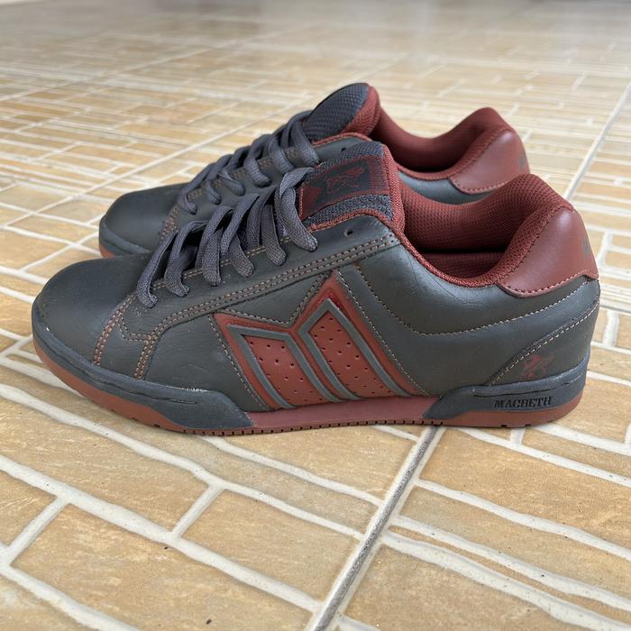 Macbeth Regal Dark Grey Maroon Sample Sneakers Shoes Casual