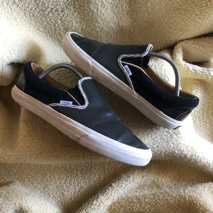 PRELOVED SEPATU VANS SLIP ON HAIRYCRAB ACU RARE