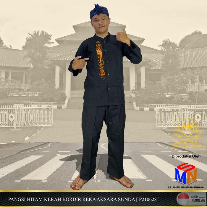 PANGSI HITAM KERAH KOKO BORDIR REKA AKSARA SUNDA ( Bordir Kuning Emas ) Busana Adat Pria