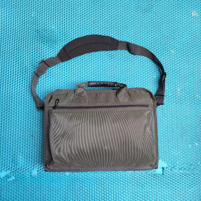 Briefcase/Tas Kerja Pria/Tas Laptop/Tas Pria Cowok Second ori Brand UNIQLO