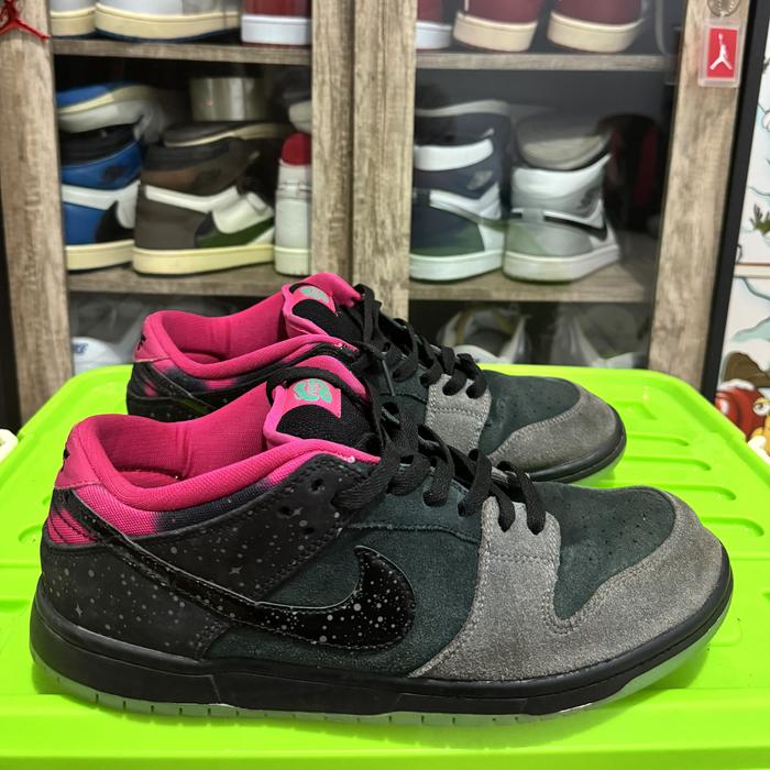 Nike SB Dunk Low - Northern Lights - Glow in the dark