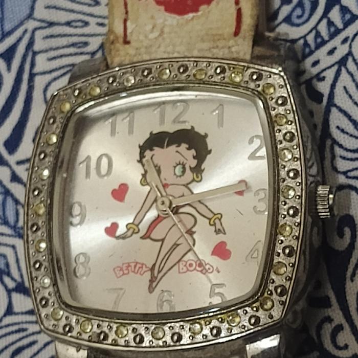 Jam tangan wanita, Betty Boop merch..strap bawaan sudah kikis