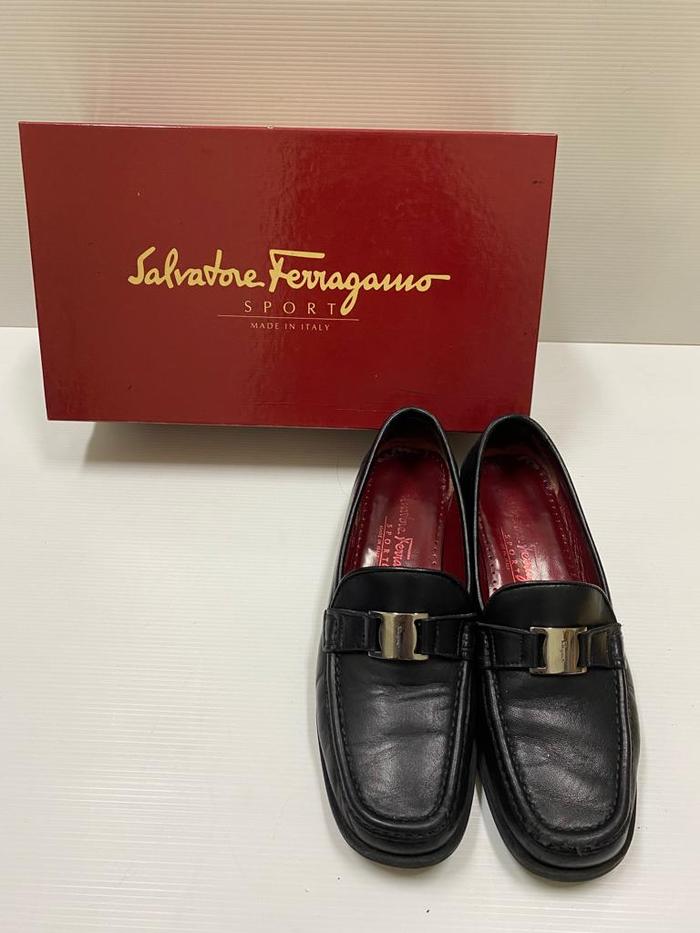Salvadore Ferragamo Original Sepatu Wanita Hitam