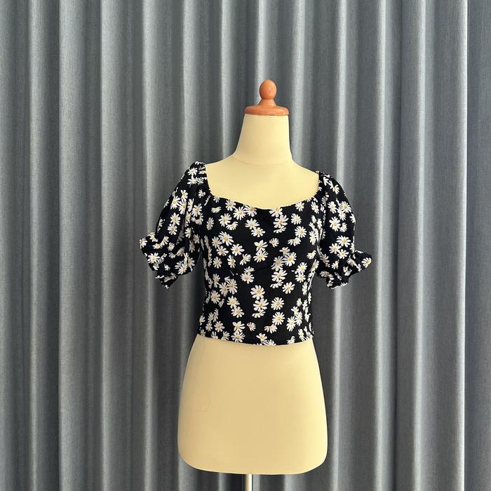 𝙋𝙍𝙀𝙇𝙊𝙑𝙀𝘿 Ninette Daisy Flower Floral Black Smocked Puff Sleeves Crop Top Blouse Bunga Fashion Wanita