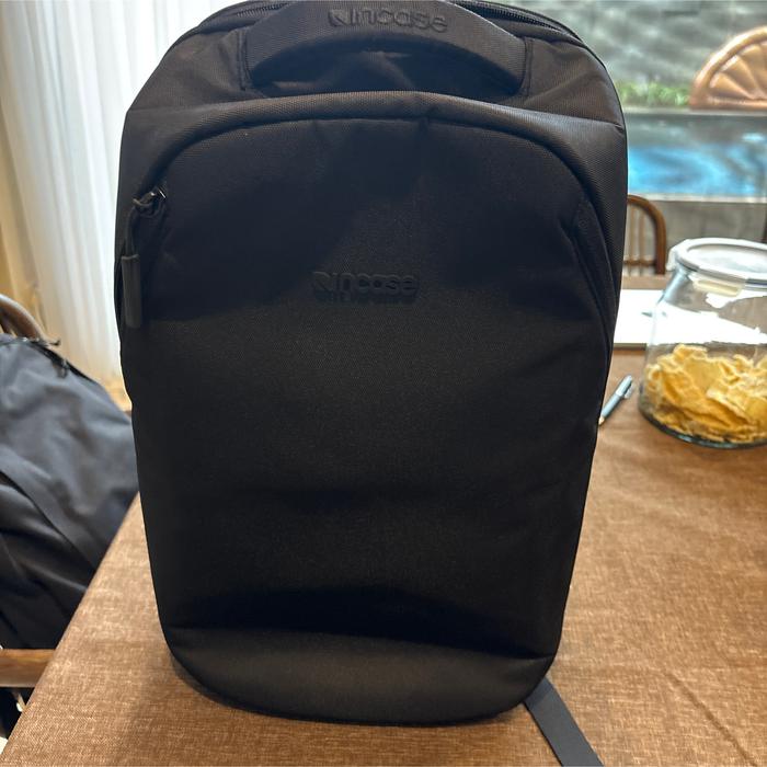 Incase reform backpack ransel