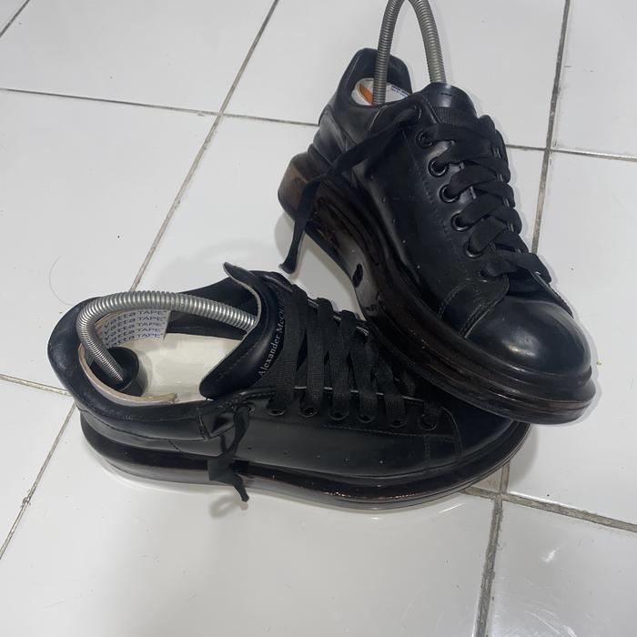 Sepatu Alexander McQueen
