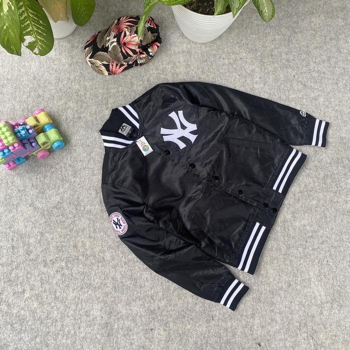 Jacket varsity  anak mlb ny majestic  hitam super cakep
