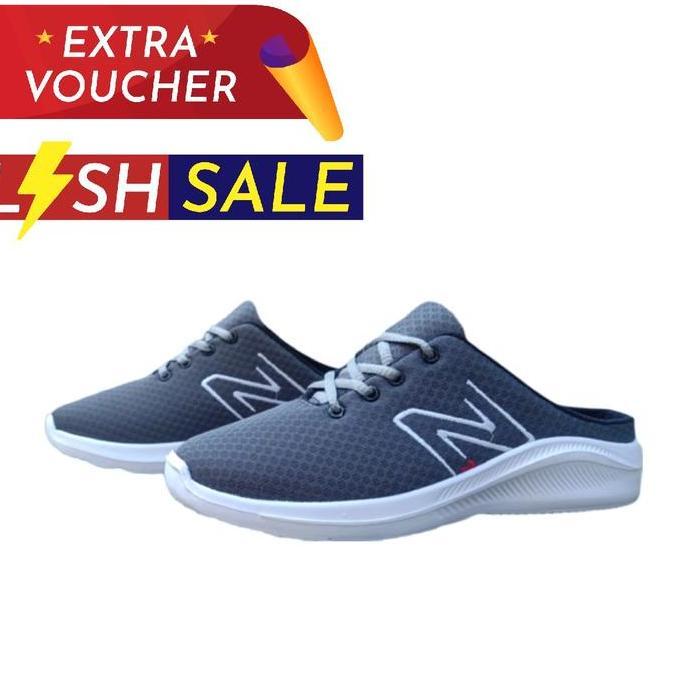 sepatu slop pria,sepatu sandal,size 39-44 bahan kuat dan berkualiatas Shoes Sendal nb bata skeleton 