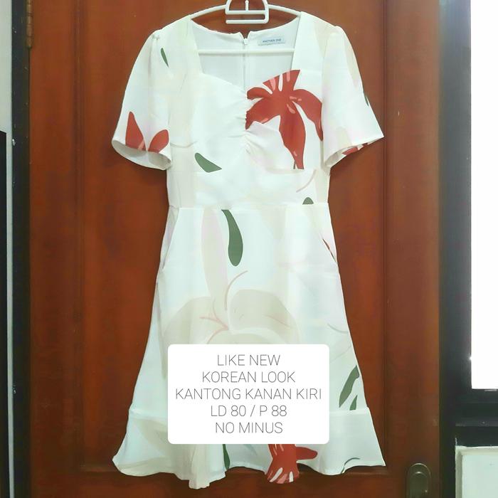 Preloved like new premium white dress korean look soft feminine vibe classy elegant gaun bunga korea
