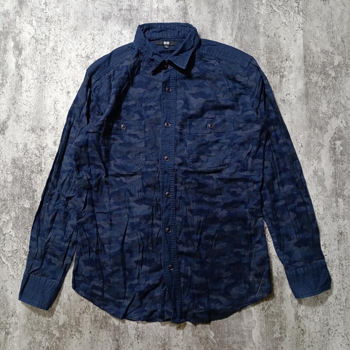 Uniqlo Camo Flannel Kemeja Shirt Blue Navy